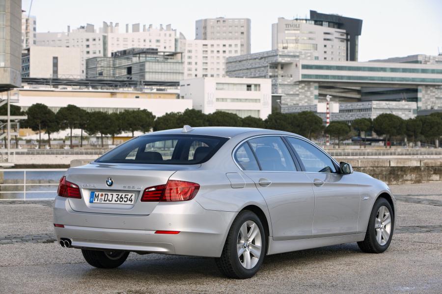  BMW 5-Series Long-Wheelbase 2010 года  (CN) (фото 48 из 77)